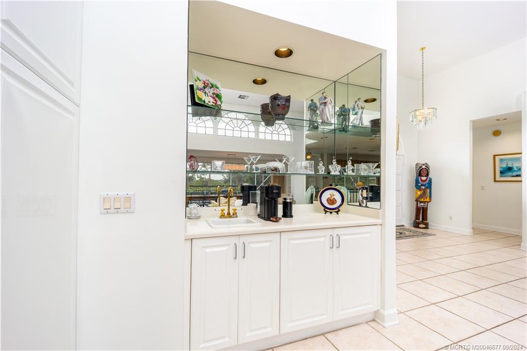 10567 SW Whooping Crane Way