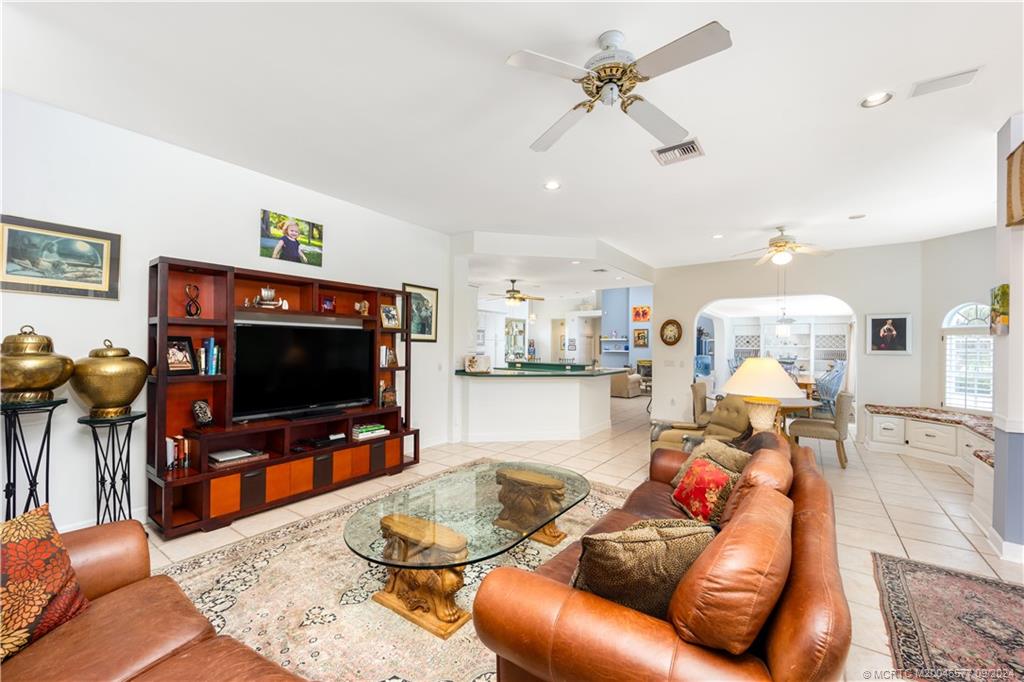 10567 SW Whooping Crane Way