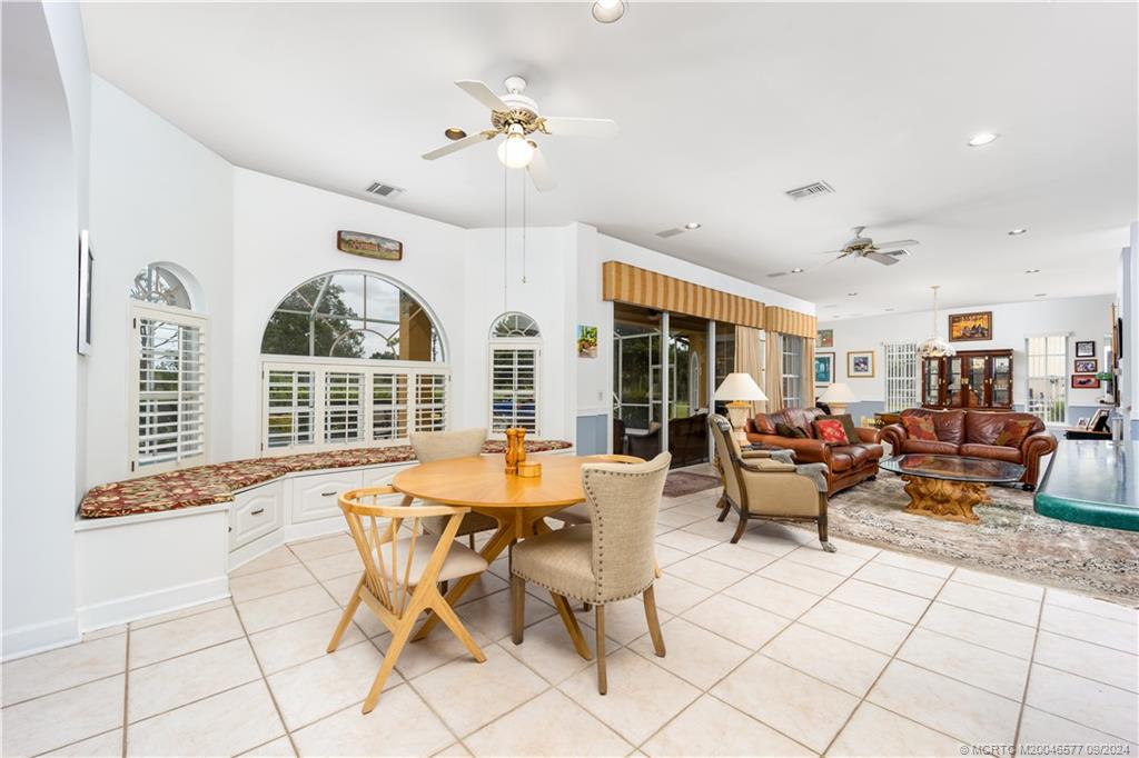 10567 SW Whooping Crane Way