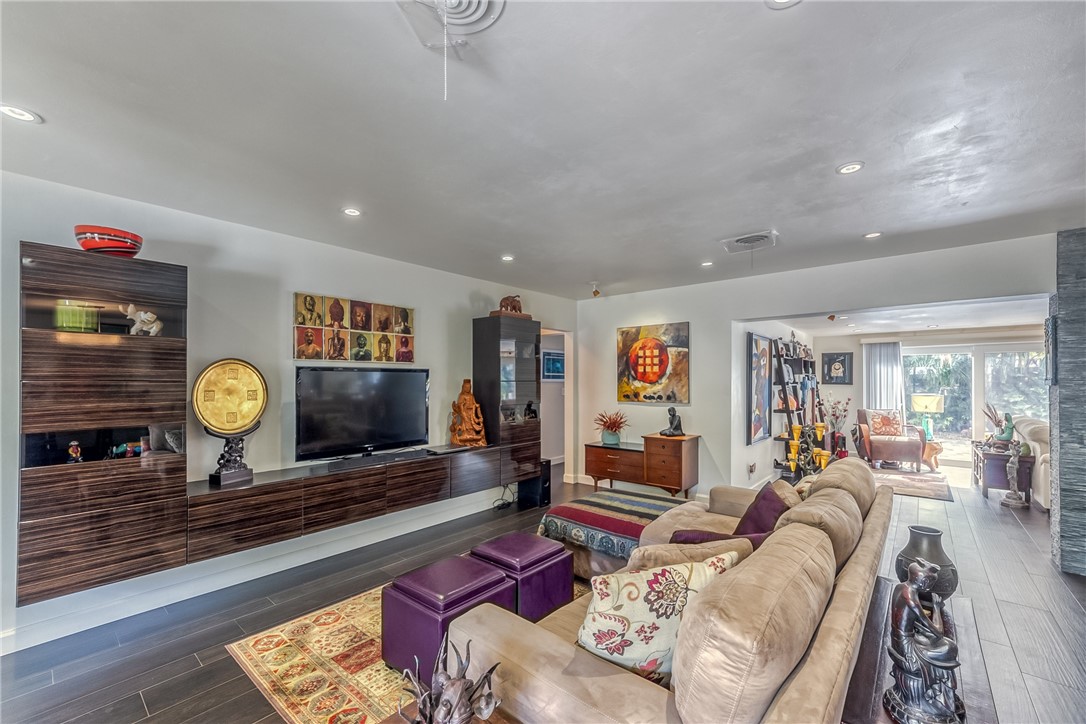 1413 White Pine Terrace