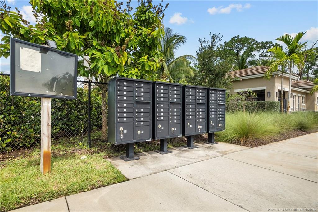 2284 SW Strawberry Terrace