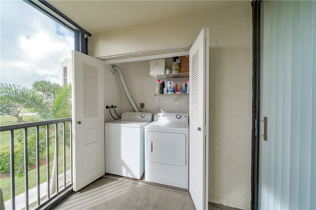 227 Moccasin Trail W