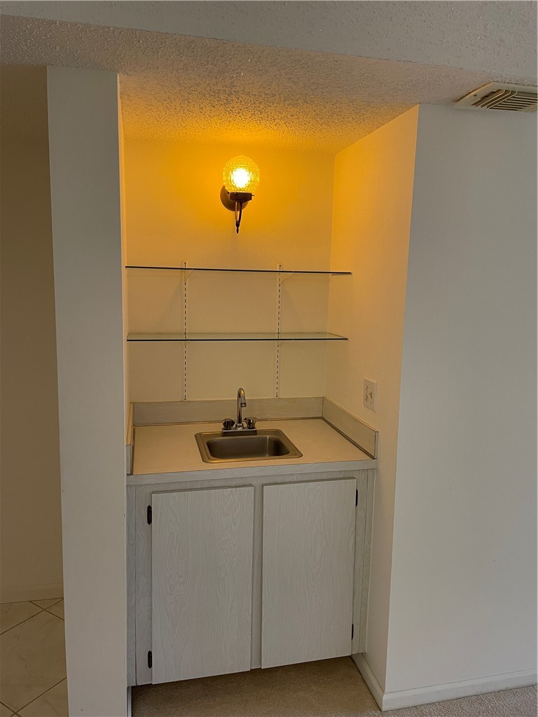227 Moccasin Trail W