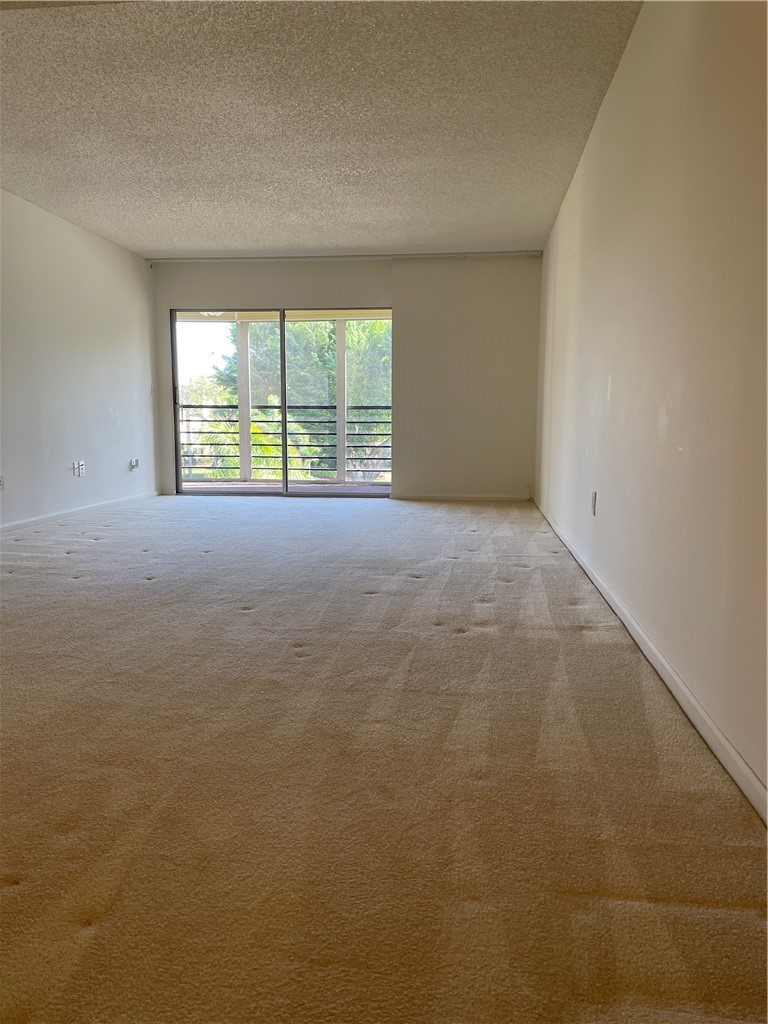 227 Moccasin Trail W