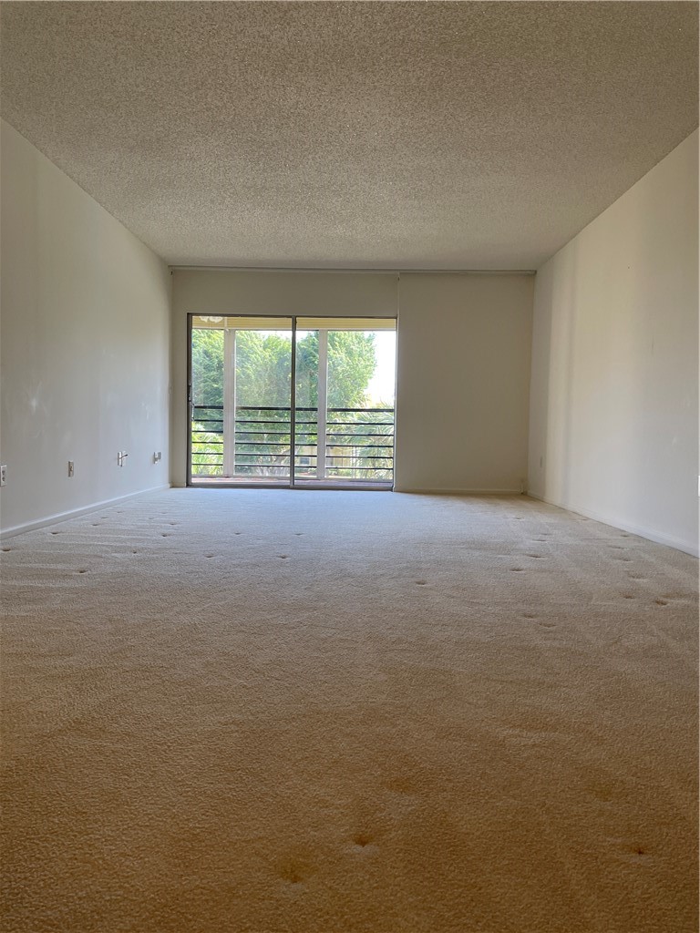 227 Moccasin Trail W