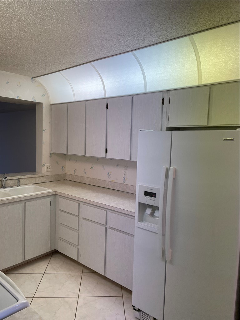 227 Moccasin Trail W