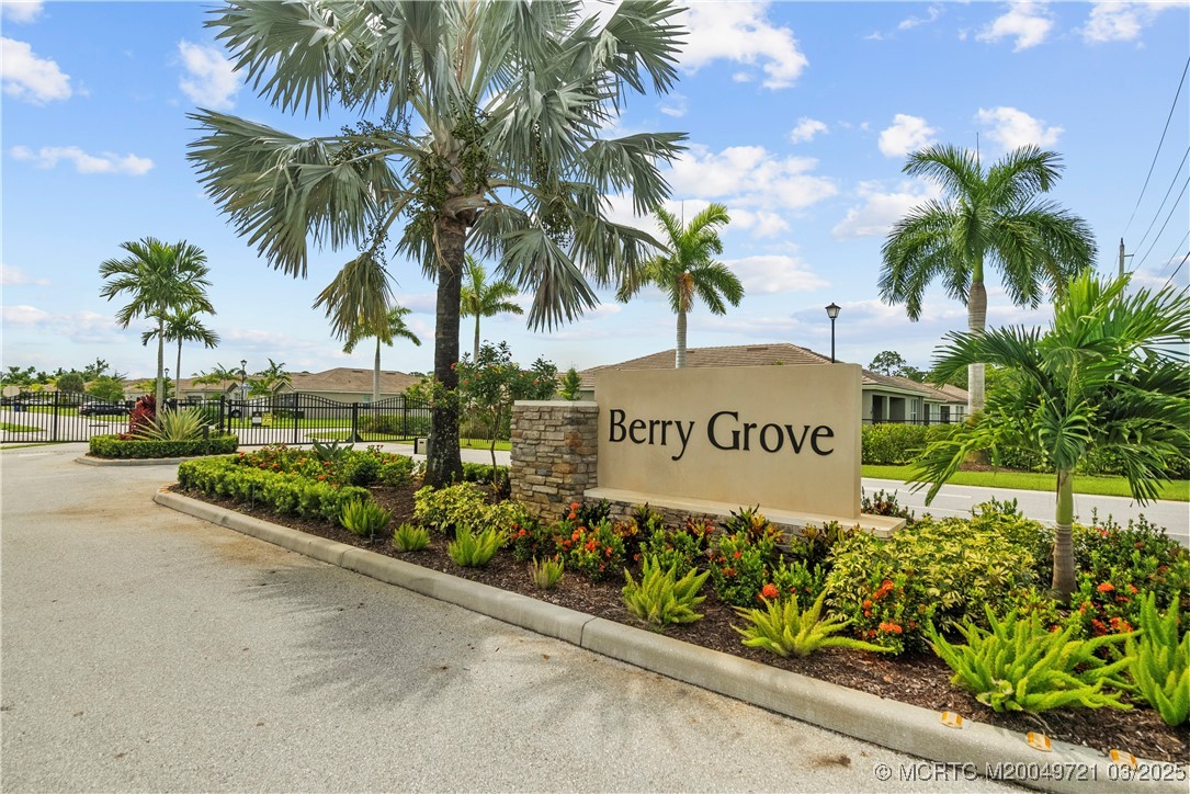 2274 SW Strawberry Terrace