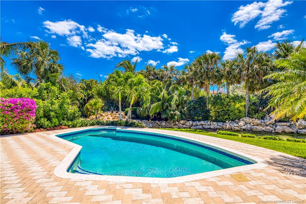 2888 SE Dune Drive