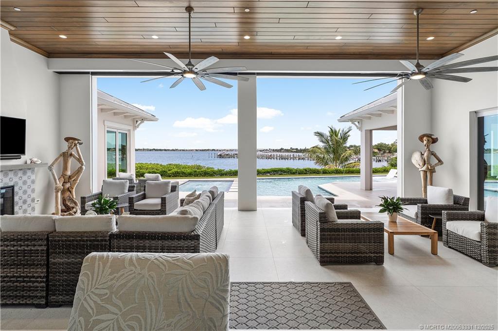 2842 SW Rivers End Way