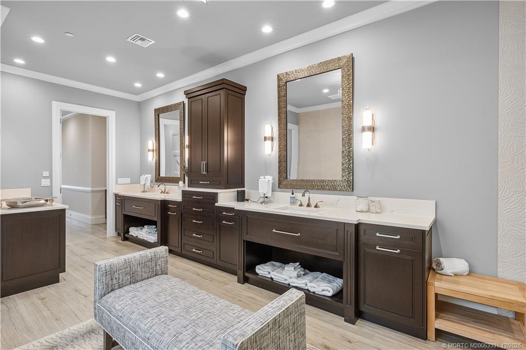 2842 SW Rivers End Way