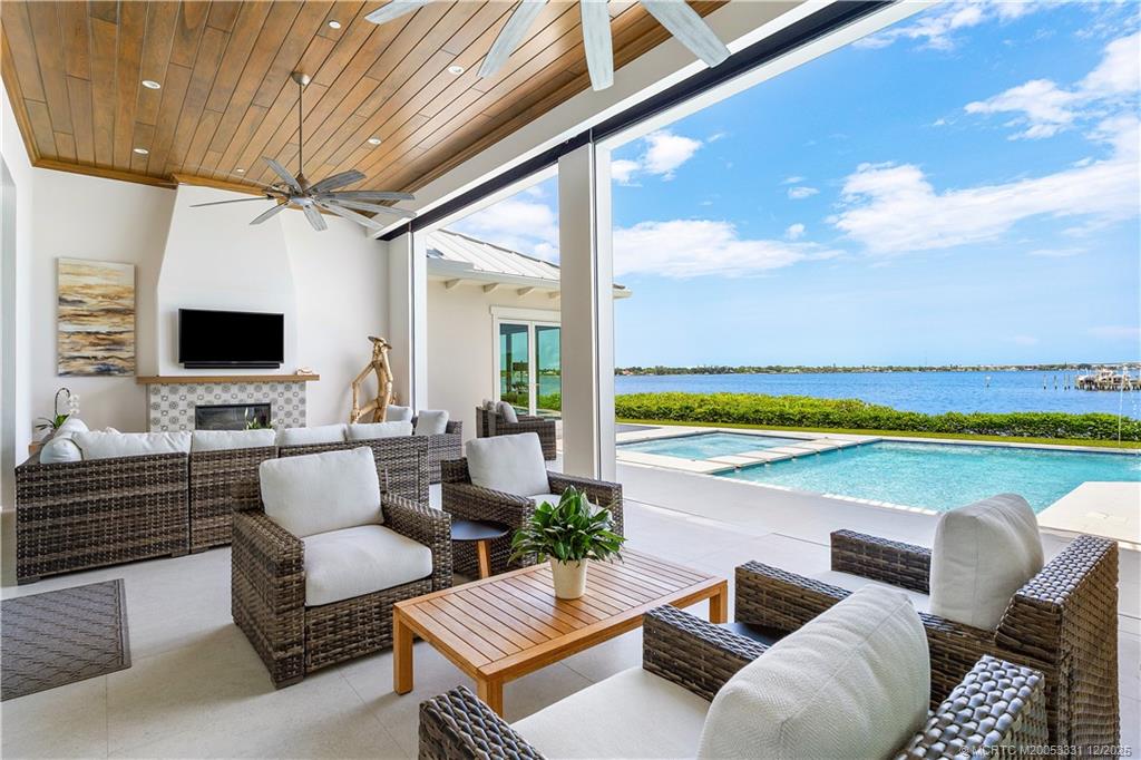 2842 SW Rivers End Way