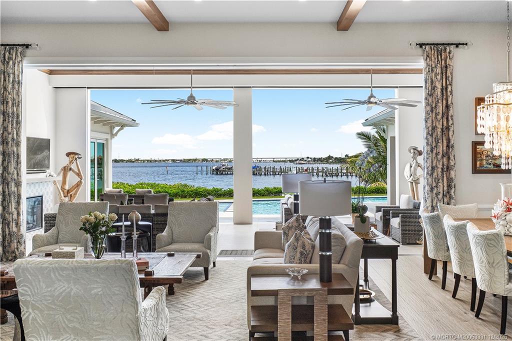 2842 SW Rivers End Way