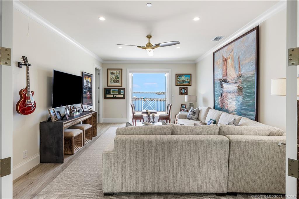 2842 SW Rivers End Way