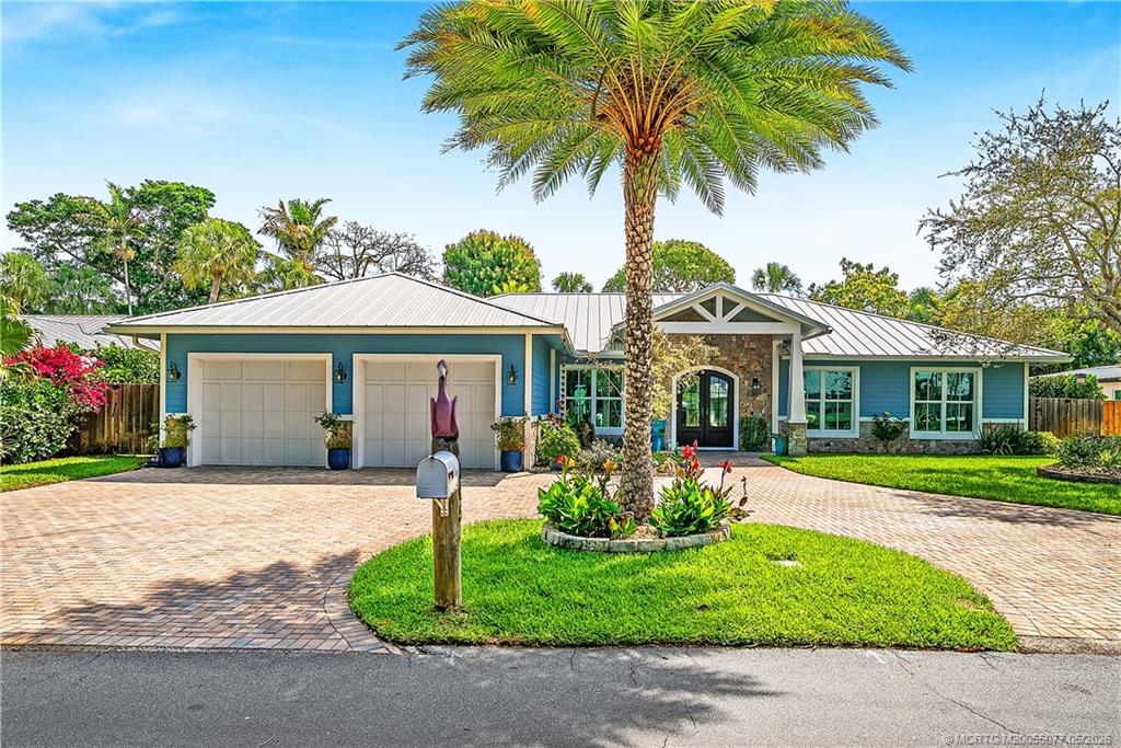 305 SE Flamingo Avenue
