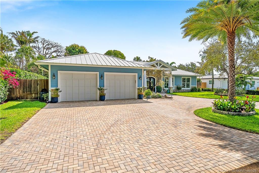 305 SE Flamingo Avenue