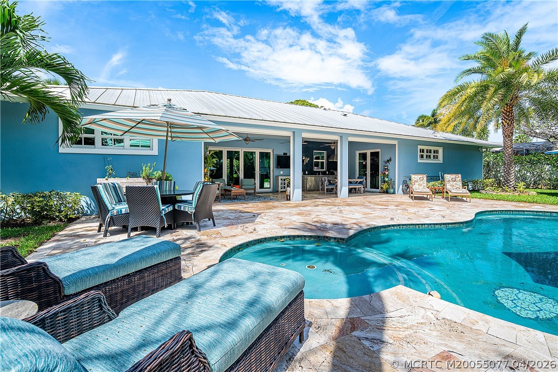 305 SE Flamingo Avenue