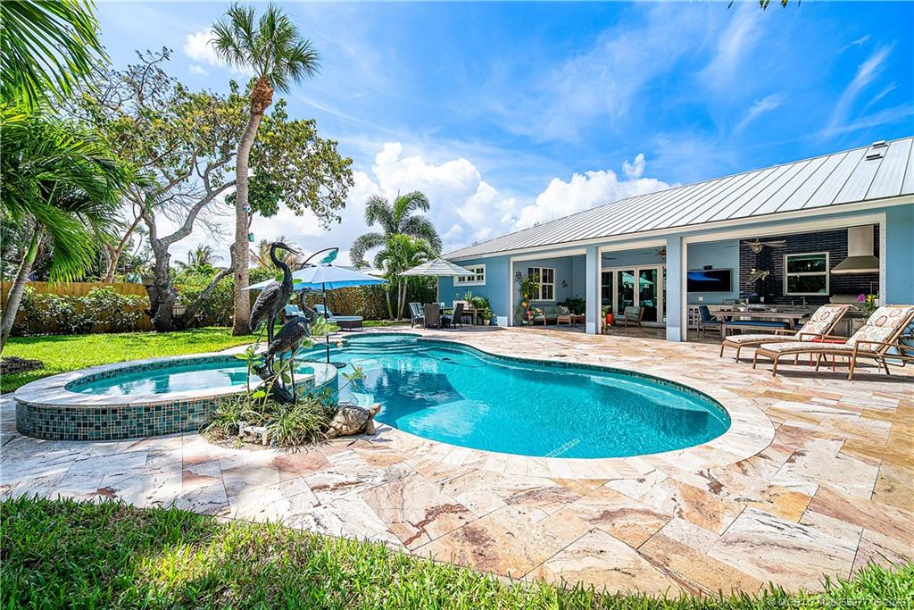 305 SE Flamingo Avenue