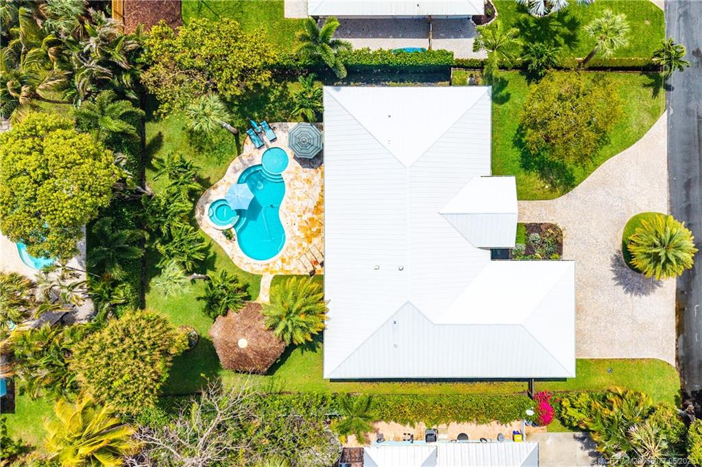 305 SE Flamingo Avenue