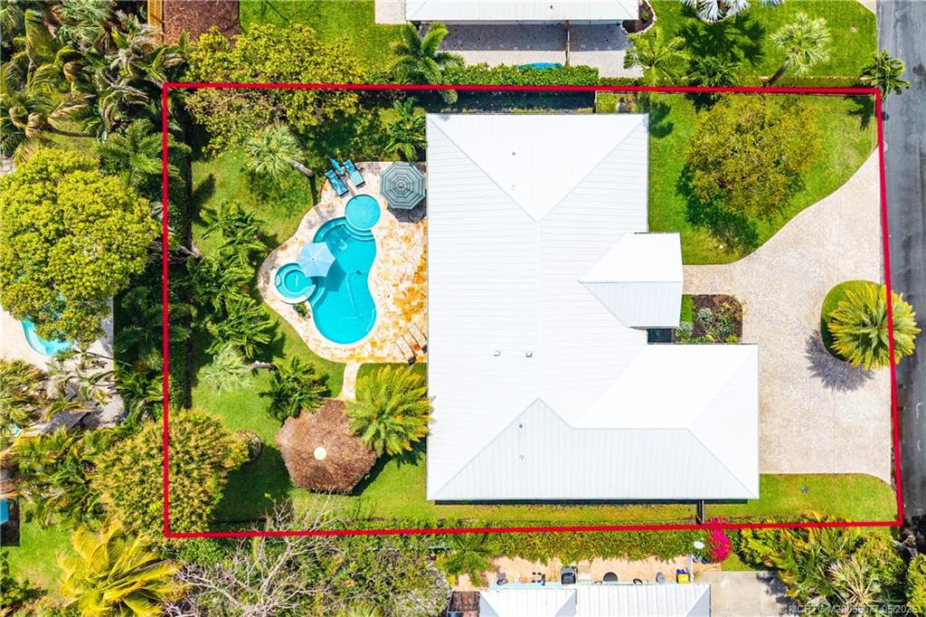305 SE Flamingo Avenue