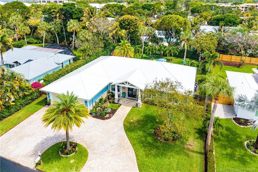 305 SE Flamingo Avenue