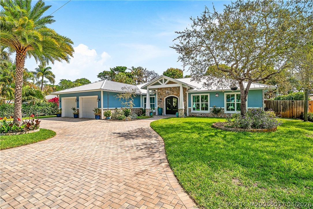 305 SE Flamingo Avenue