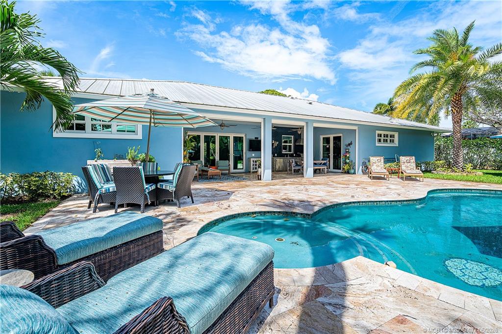 305 SE Flamingo Avenue