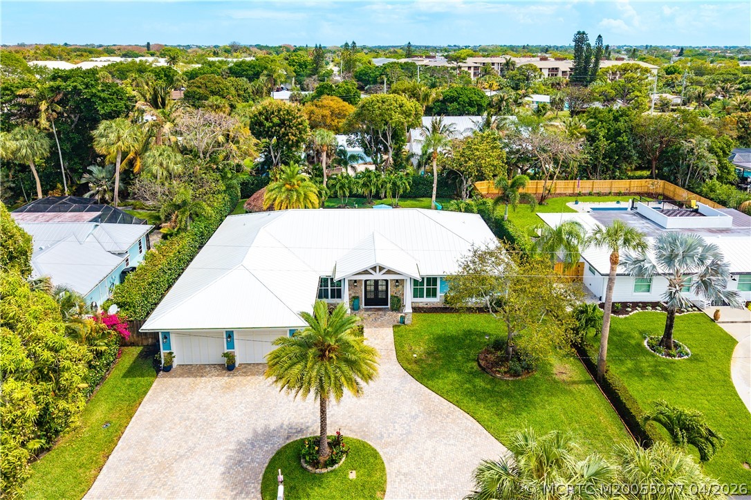 305 SE Flamingo Avenue