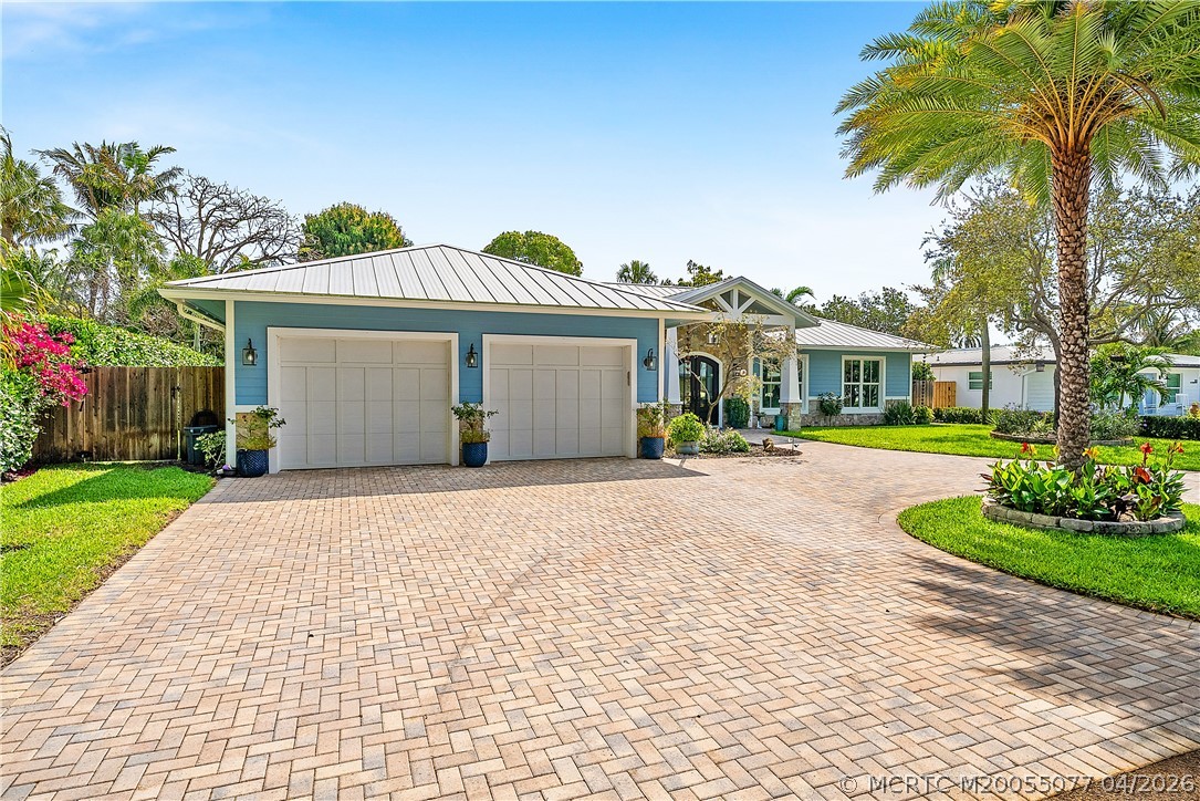 305 SE Flamingo Avenue