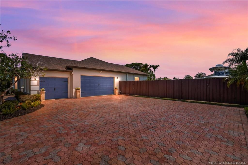 236 SW Paar Drive
