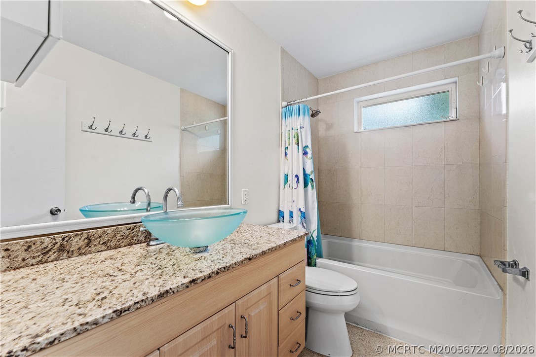 502 SE Edgewood Drive