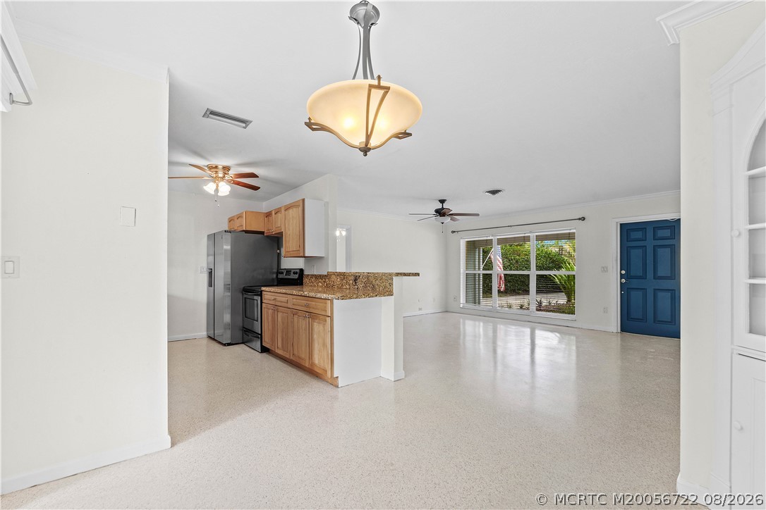 502 SE Edgewood Drive