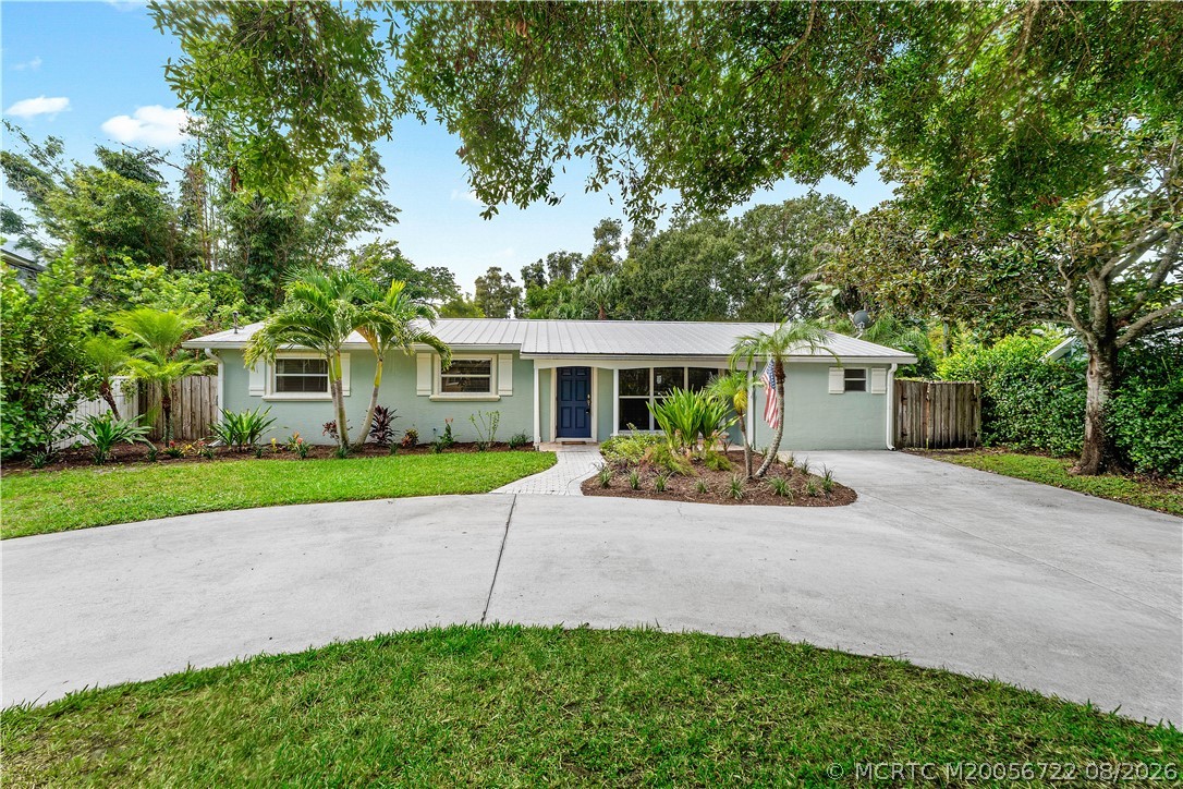 502 SE Edgewood Drive