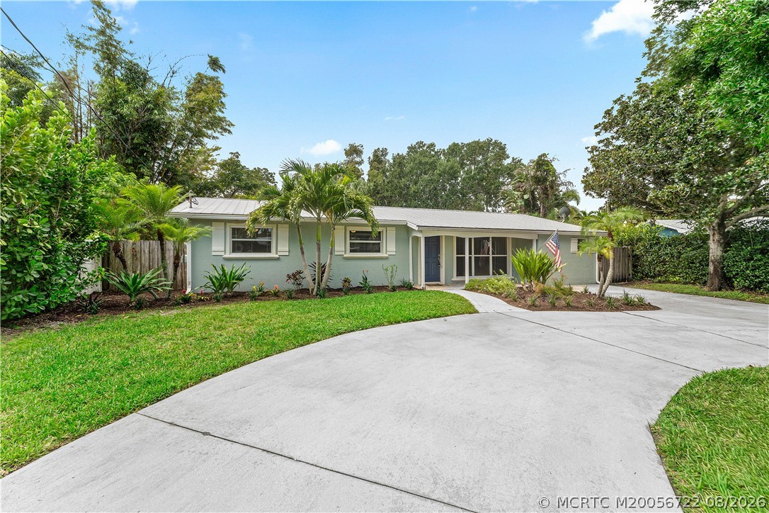 502 SE Edgewood Drive
