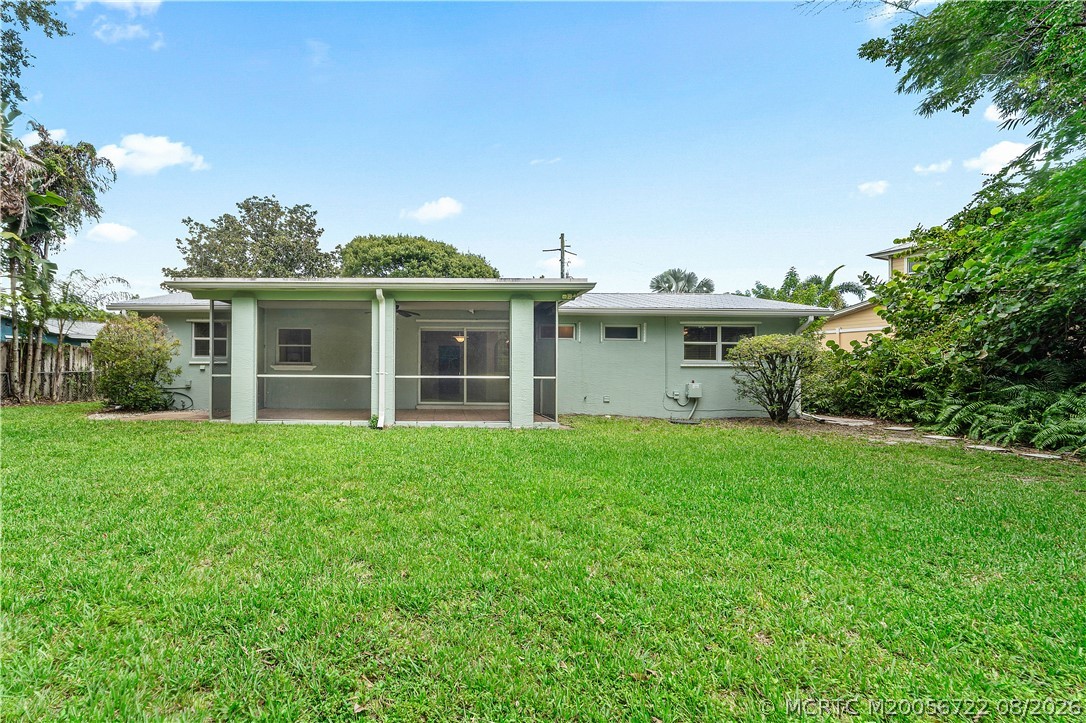 502 SE Edgewood Drive