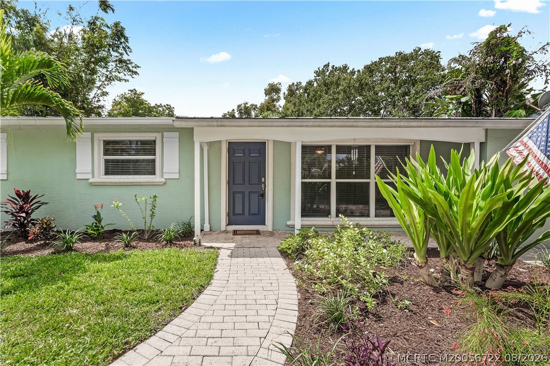 502 SE Edgewood Drive