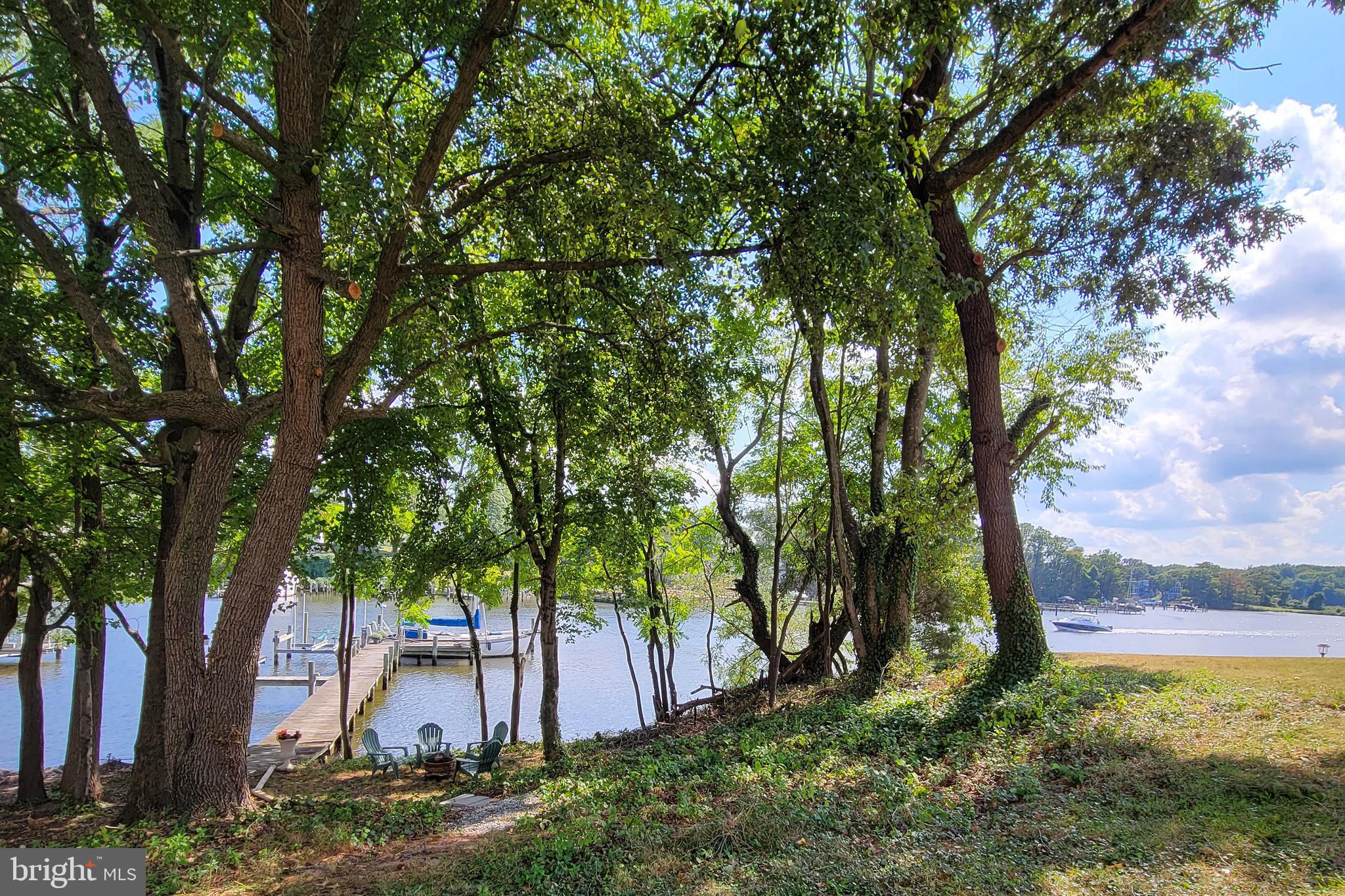 895 S SHORE DRIVE