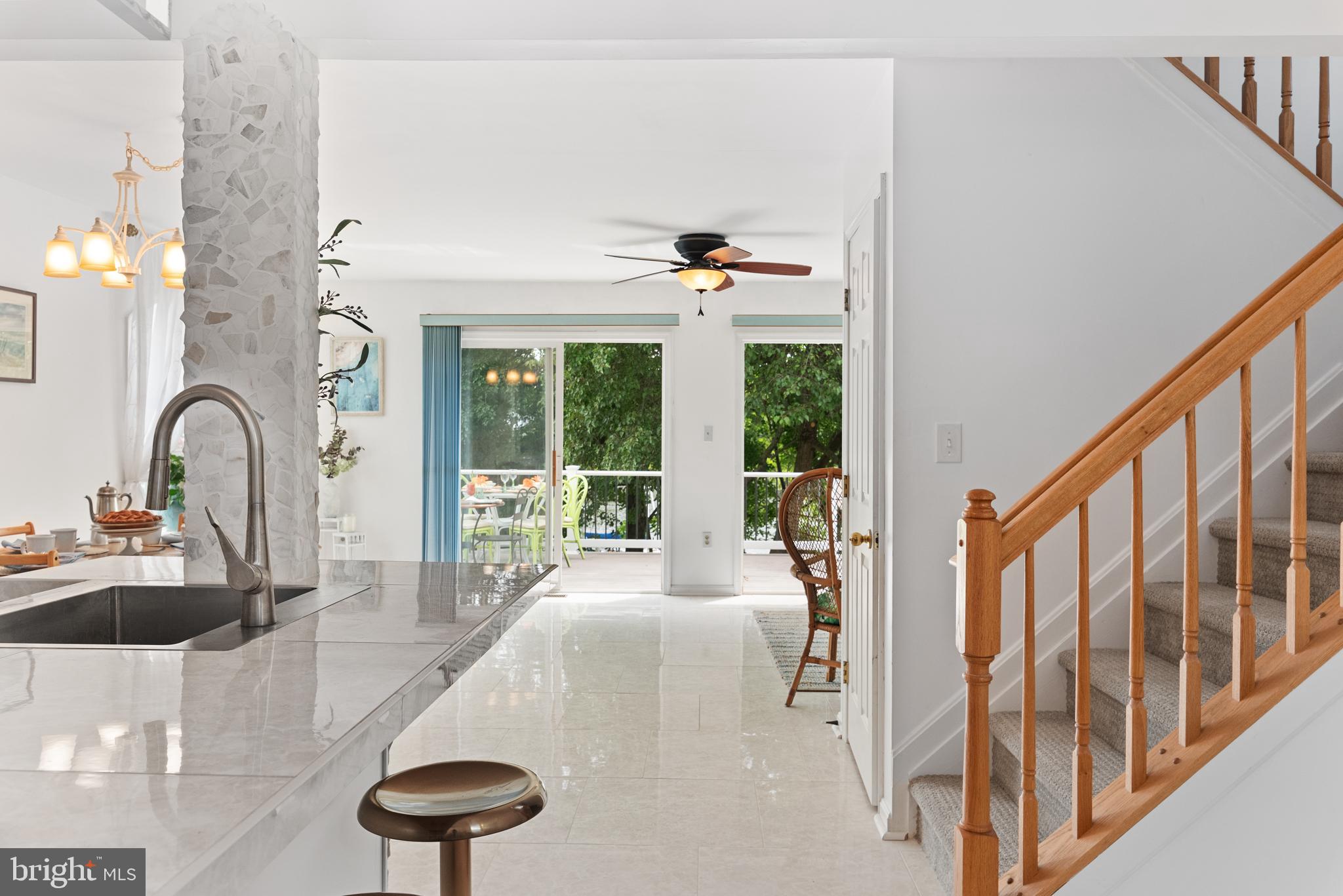 895 S SHORE DRIVE