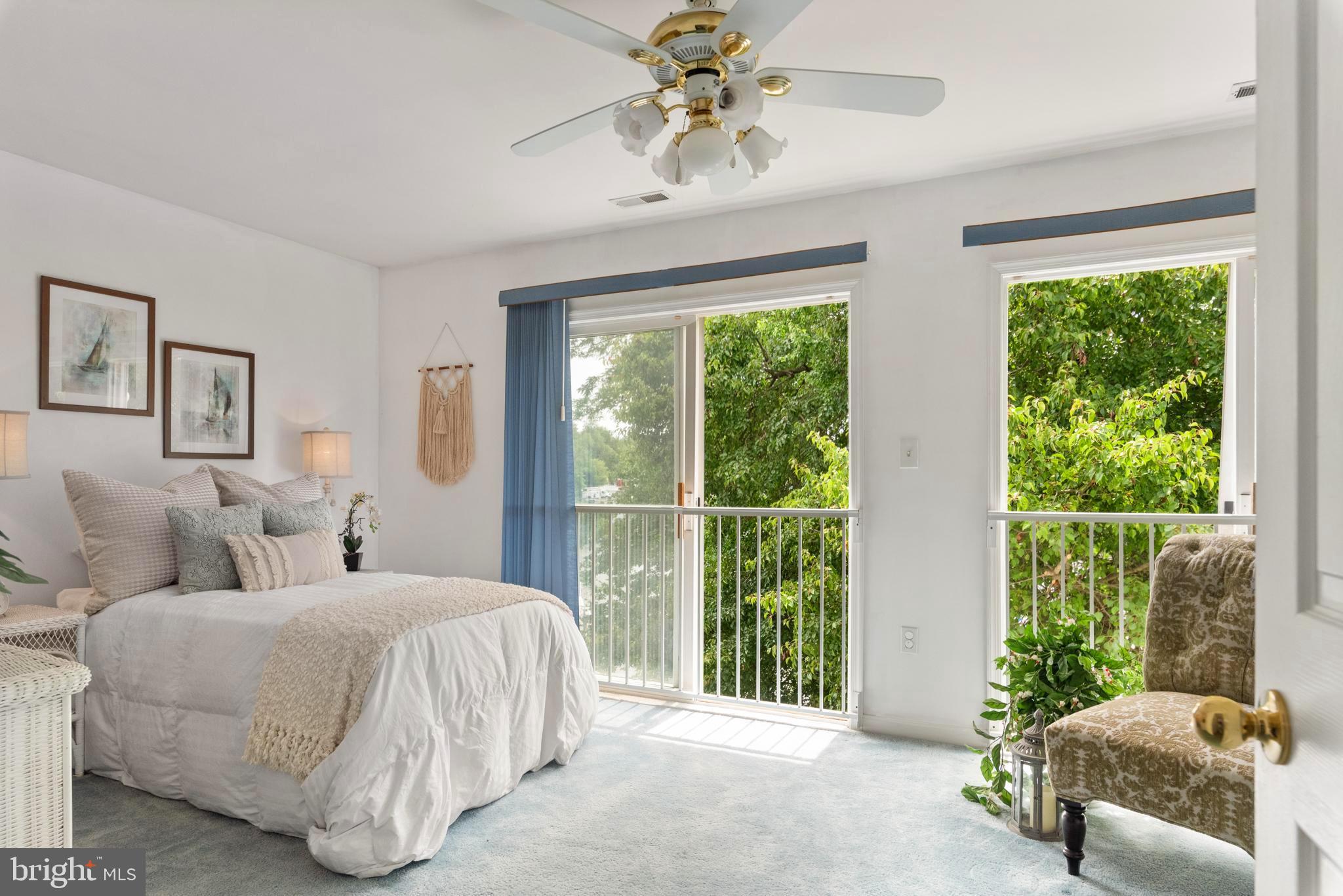 895 S SHORE DRIVE