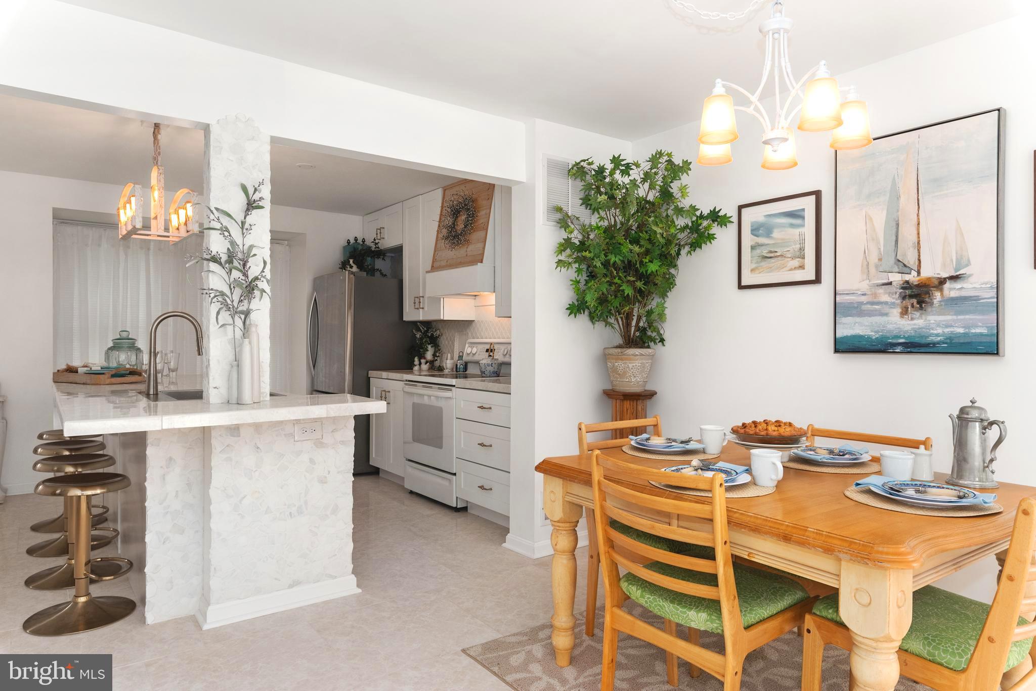 895 S SHORE DRIVE