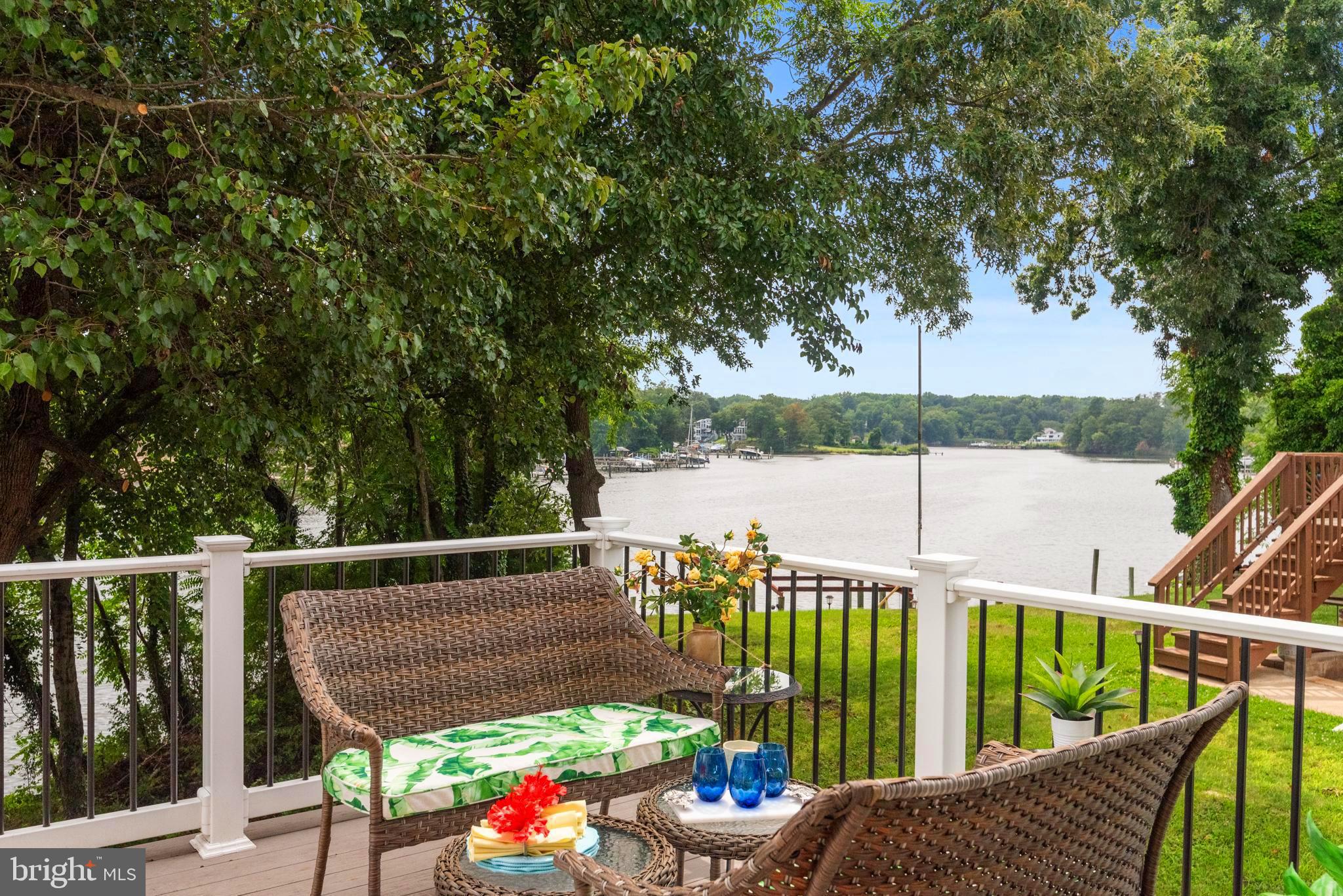 895 S SHORE DRIVE