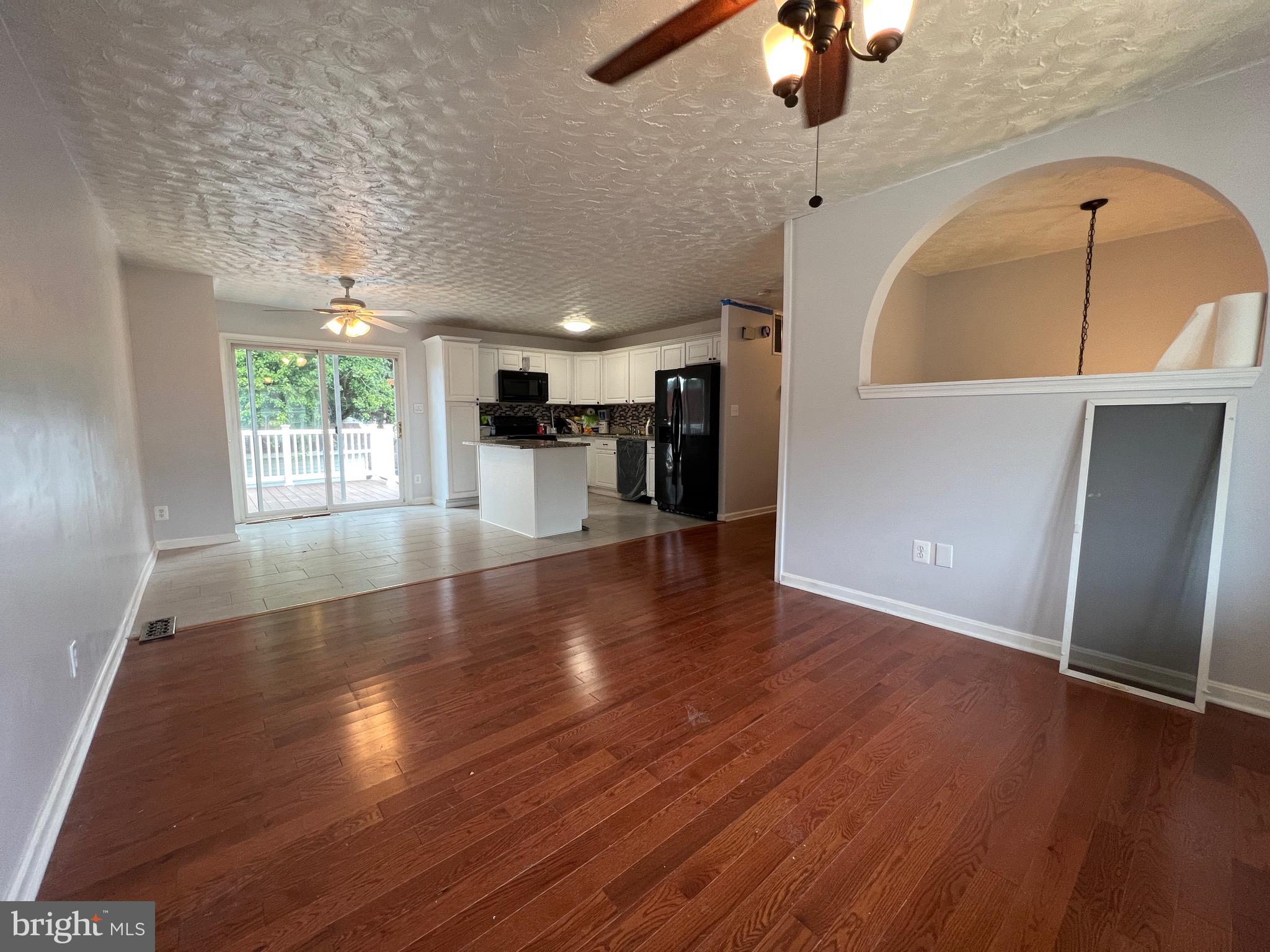 1069 VENA LANE