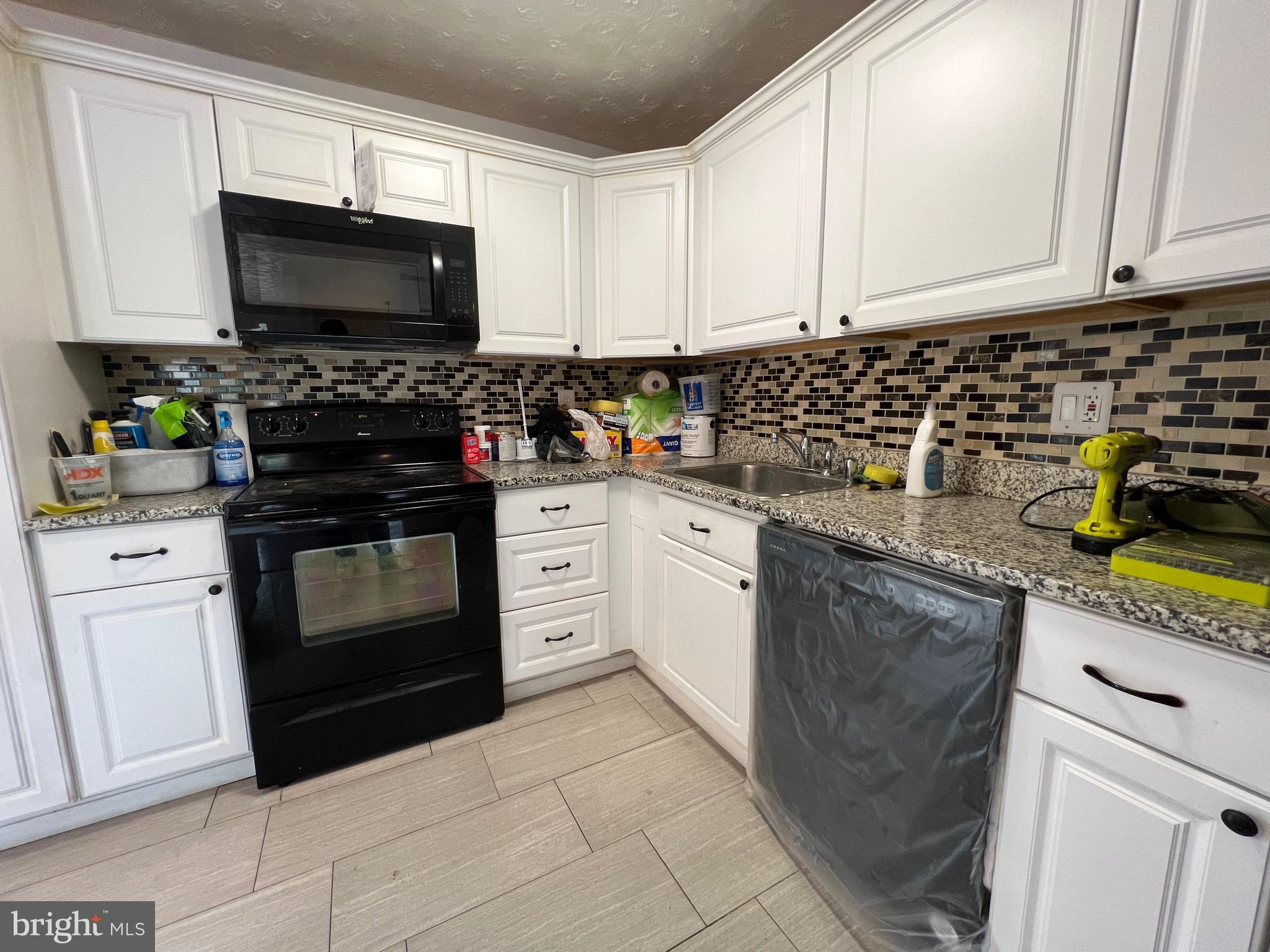 1069 VENA LANE