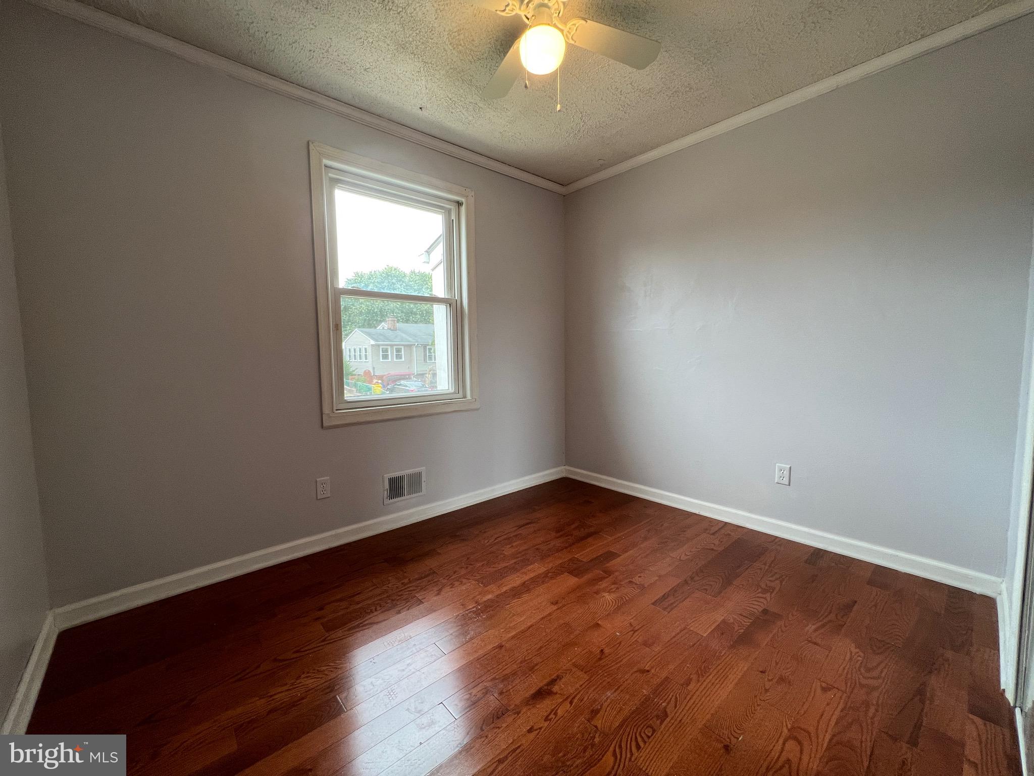 1069 VENA LANE