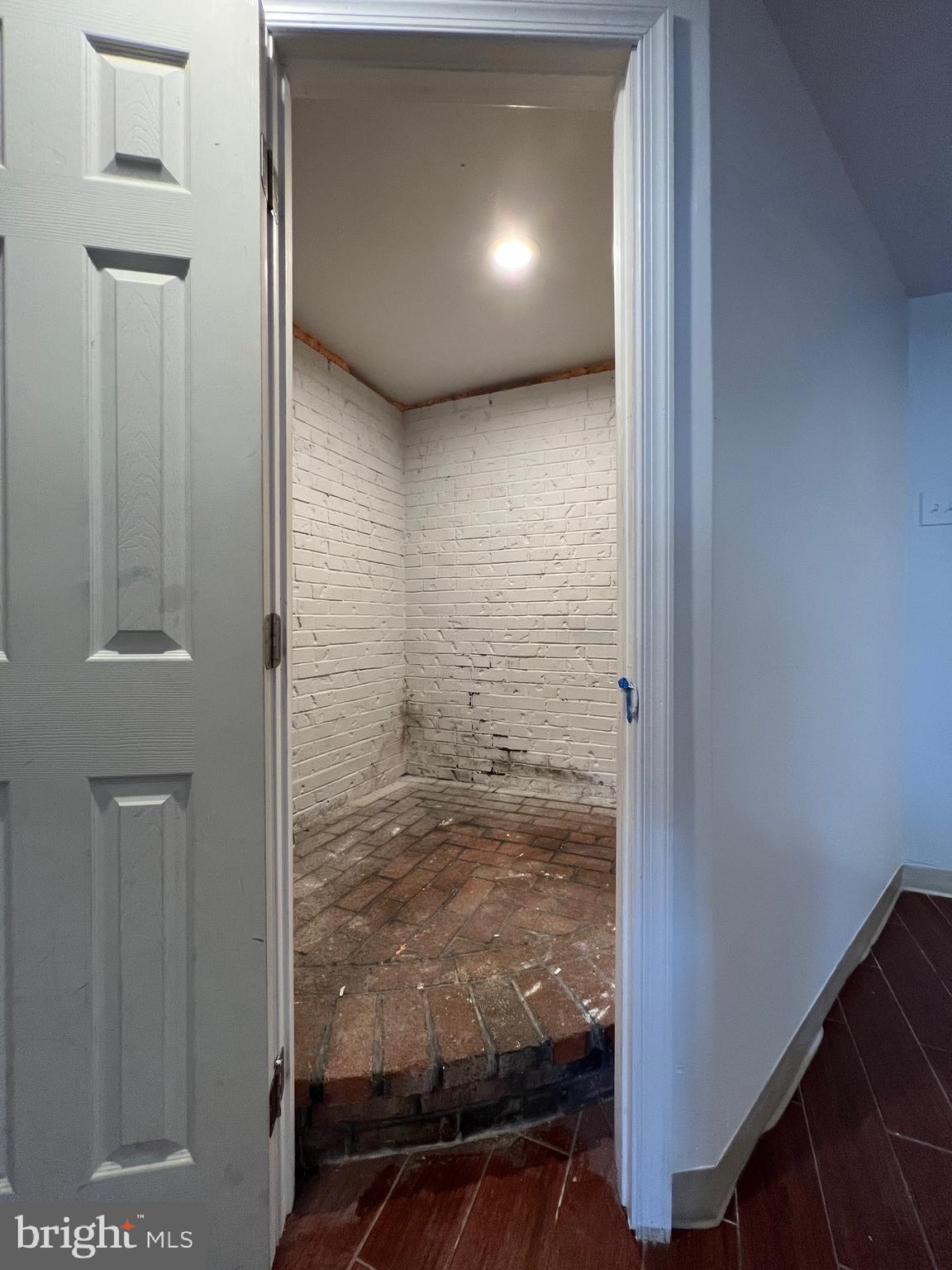 1069 VENA LANE