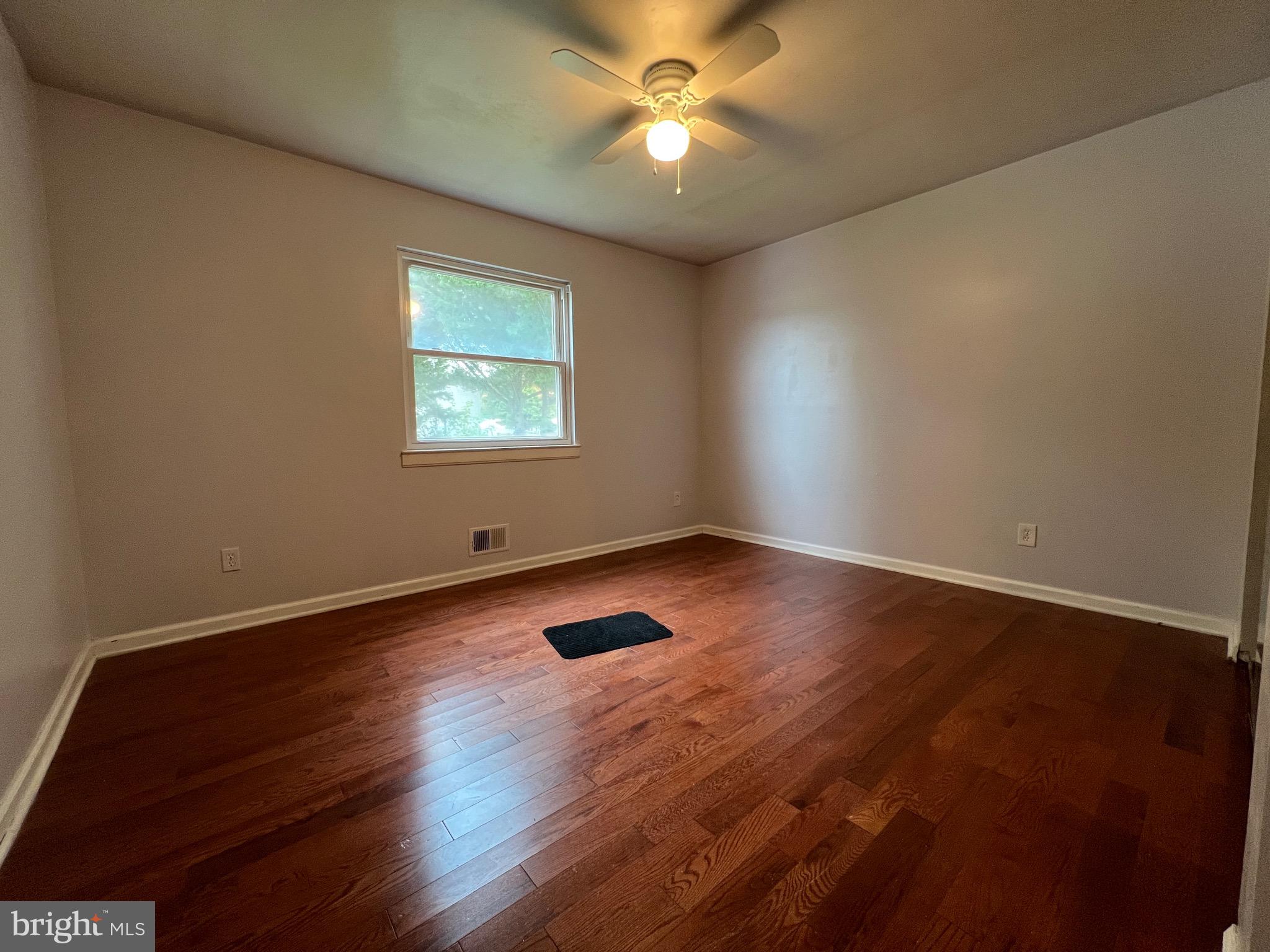1069 VENA LANE