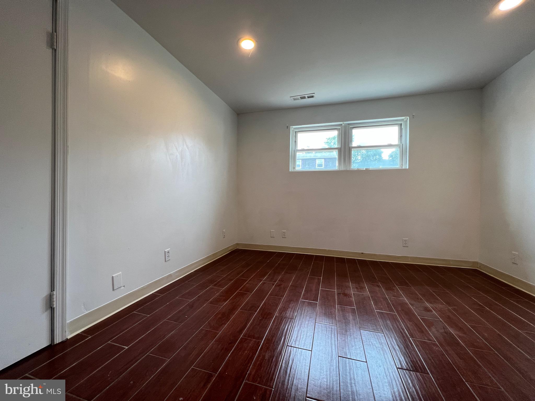 1069 VENA LANE