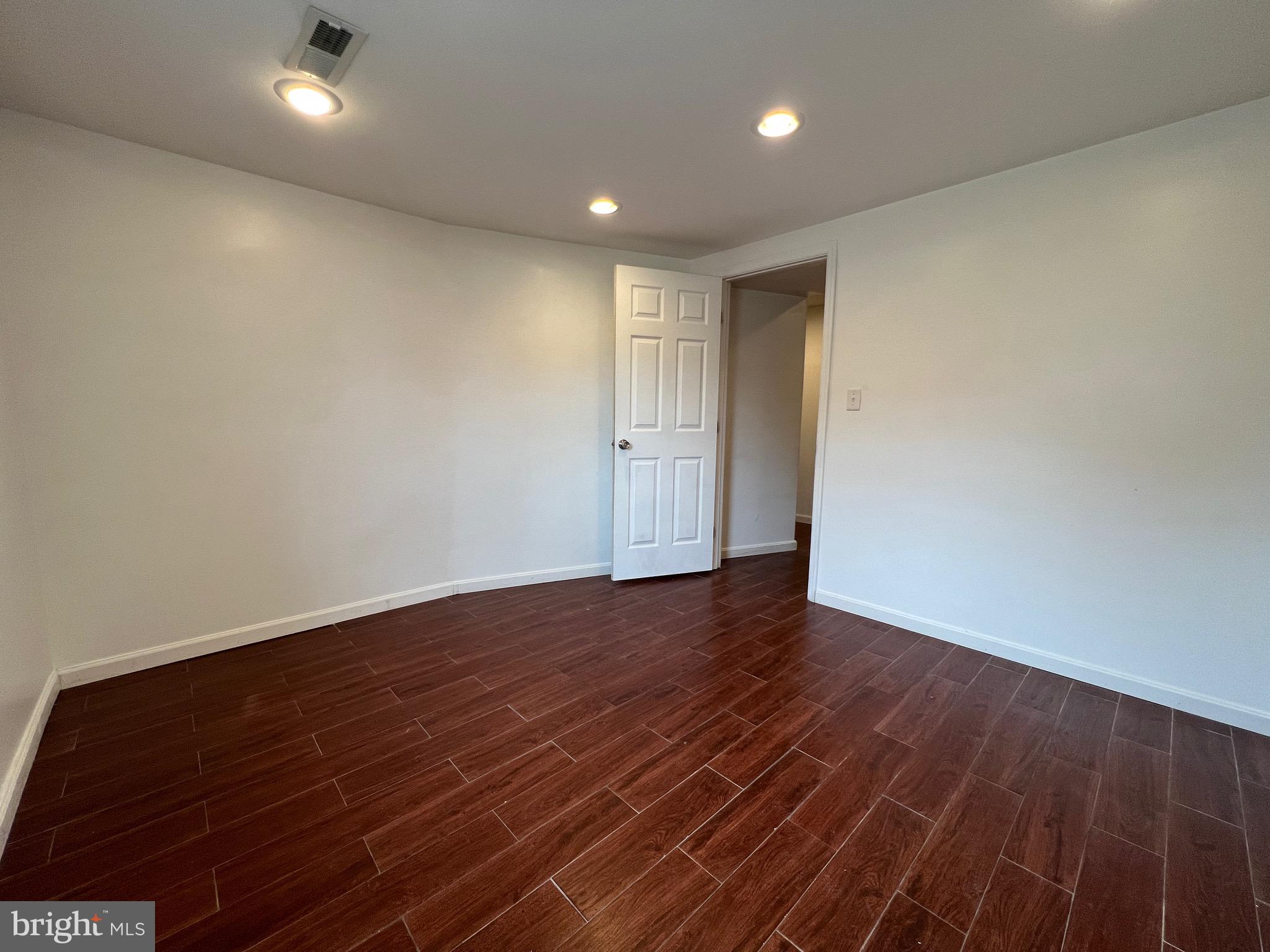 1069 VENA LANE