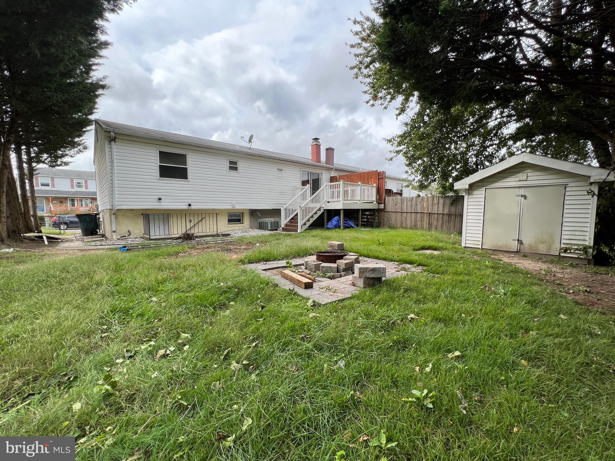 1069 VENA LANE
