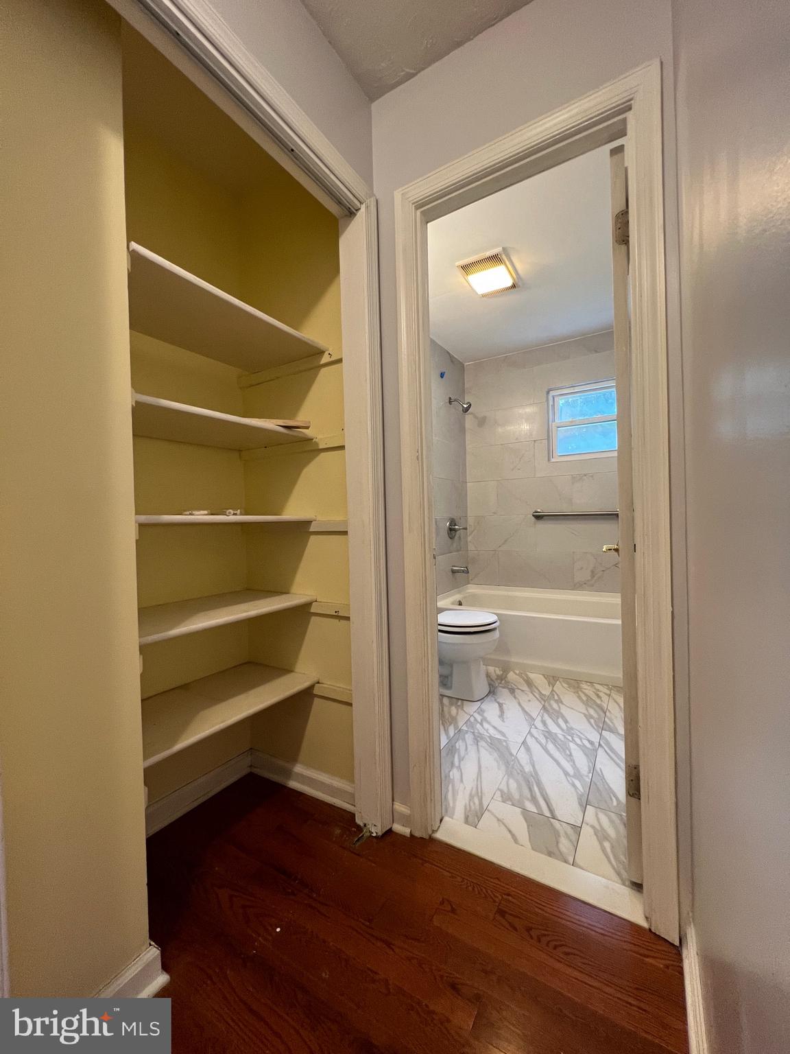 1069 VENA LANE