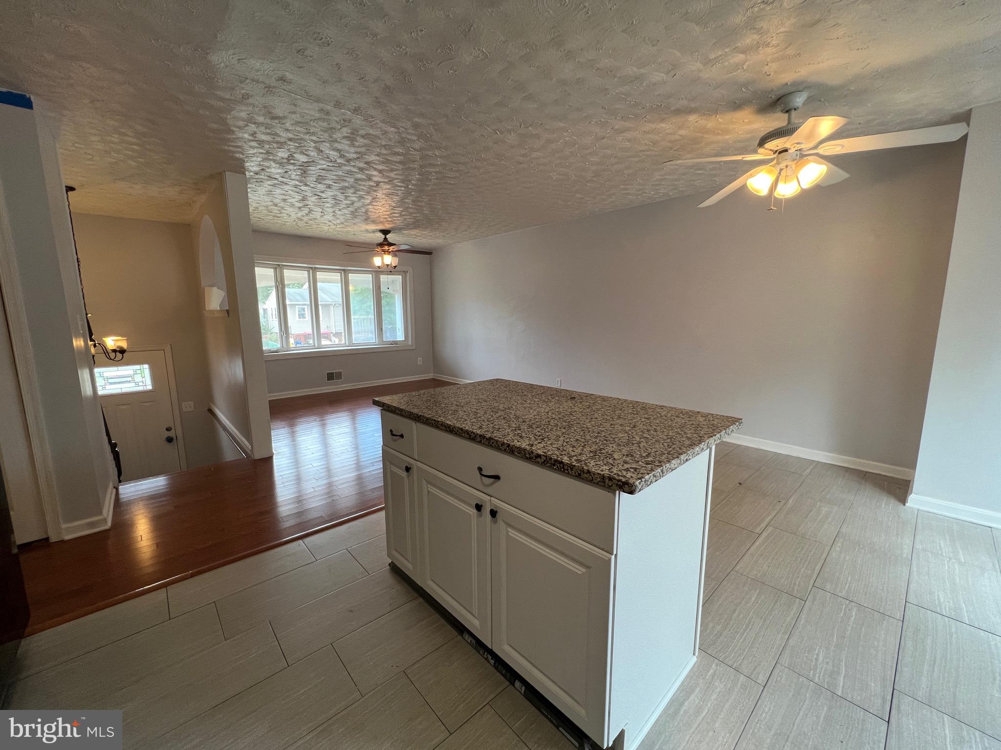 1069 VENA LANE